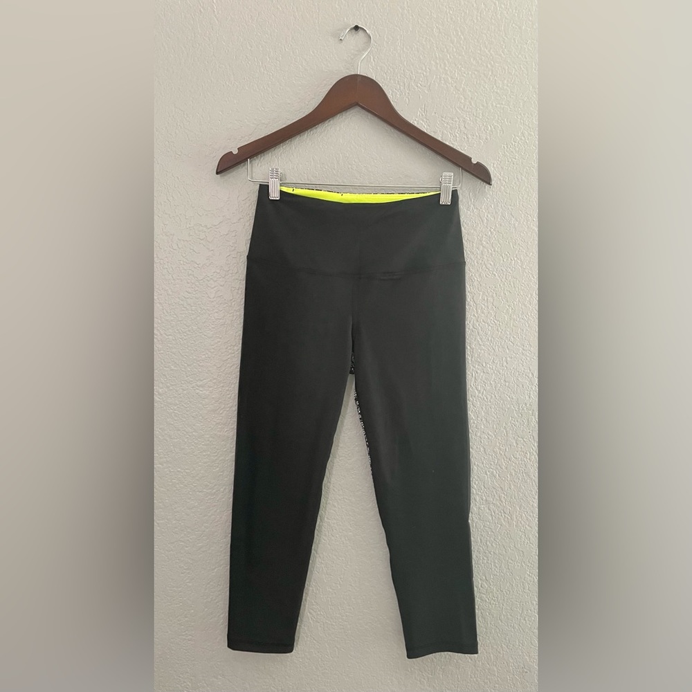 *Like New* Victoria Secret Sports Capri